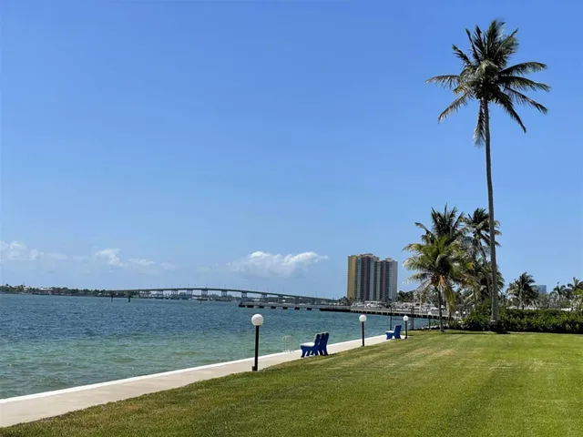 $555,000 | 401 Lake Shore Drive, Unit 301, Lake Park, FL 33403