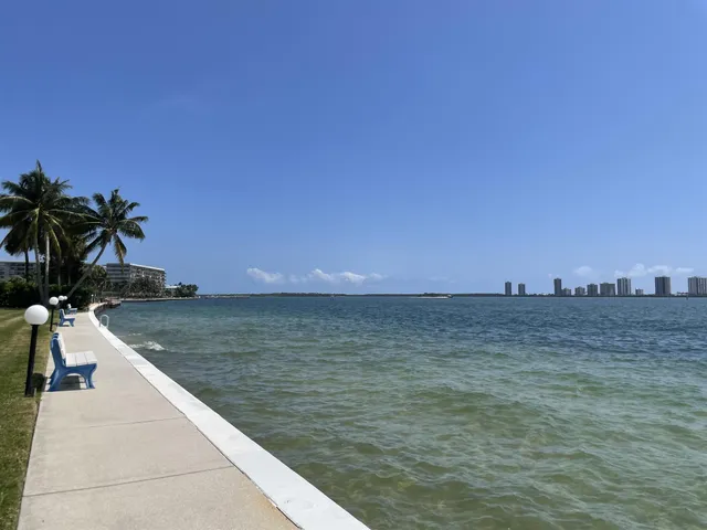 $555,000 | 401 Lake Shore Drive, Unit 301, Lake Park, FL 33403