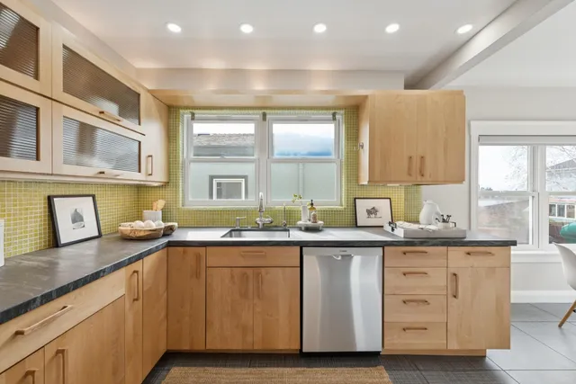 $899,000 | 4655 Park Boulevard, Oakland, CA 94602