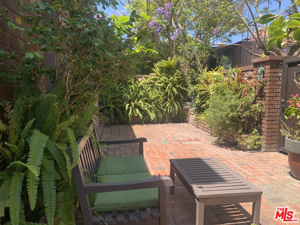 4535 Alla Road, Unit 1 Marina del Rey, CA 90292 - Photo 6 of 26 Gallery Image 6