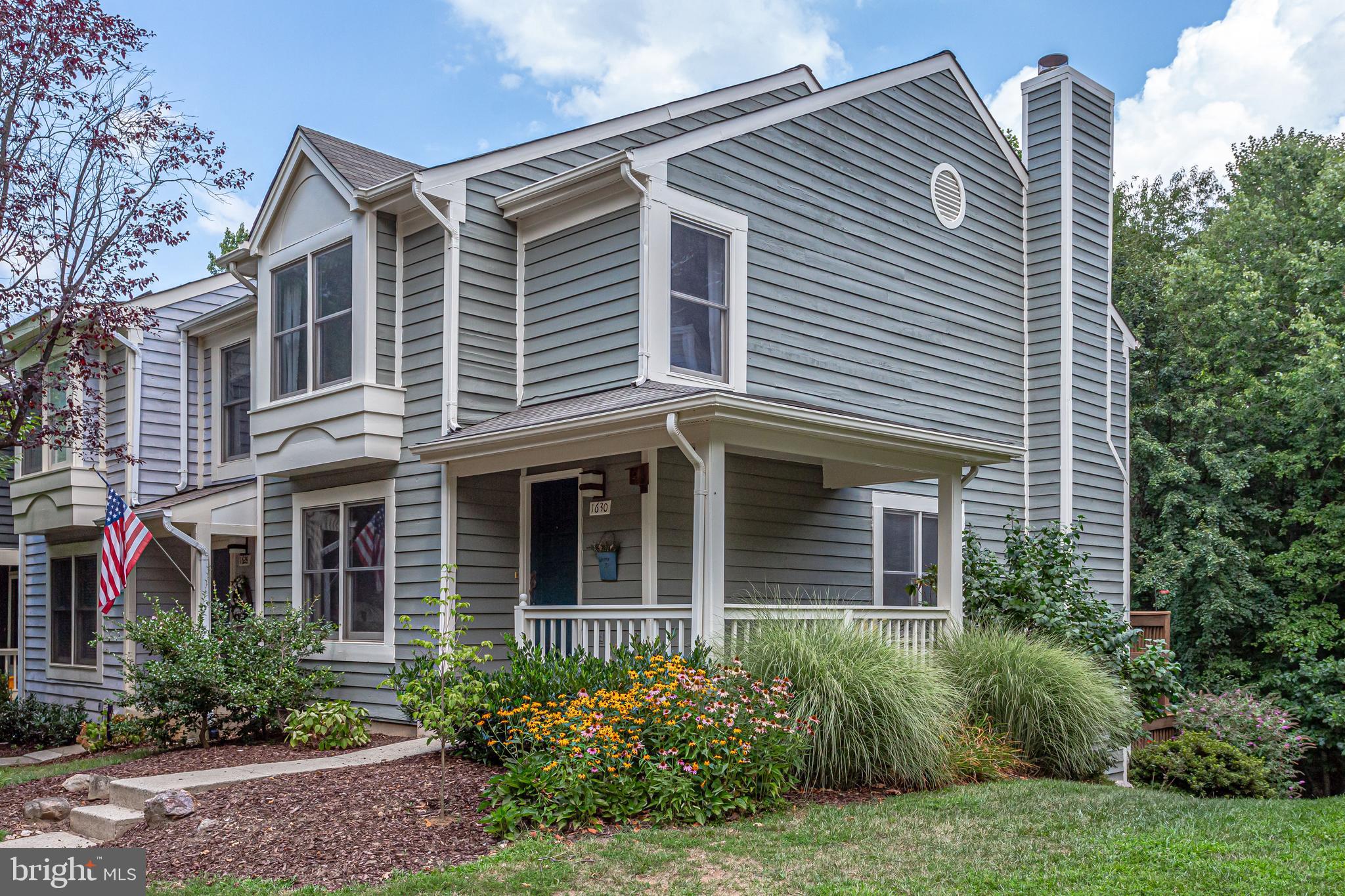 1630 Oak Spring Way Reston, VA 20190 - Photo 3 of 74 End-unit offers a LOT of privacy!