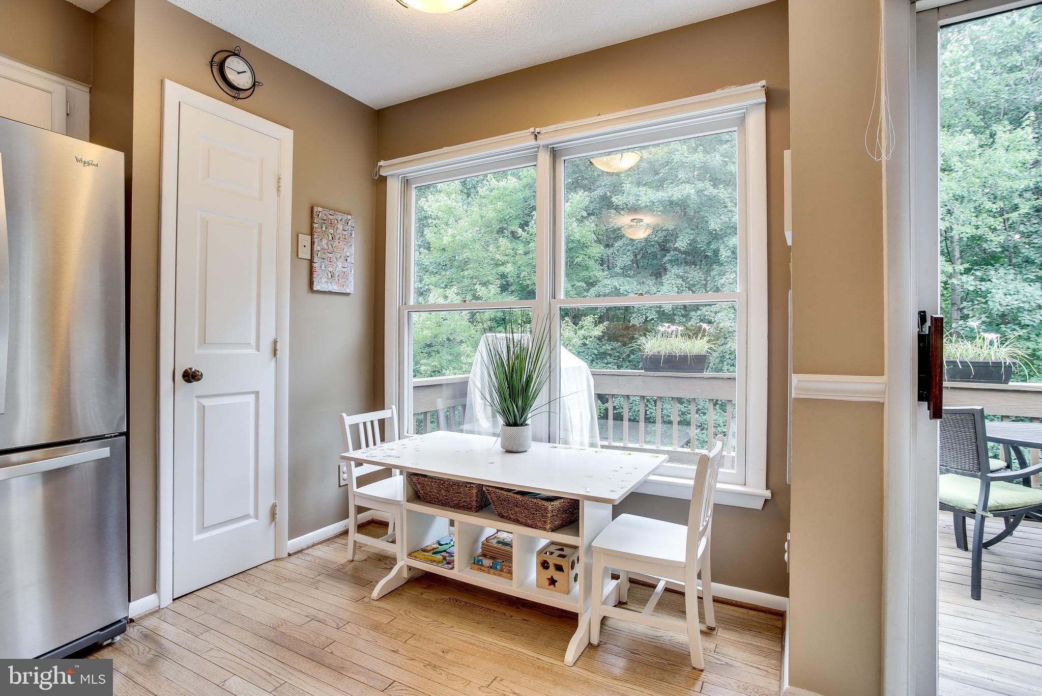 1630 Oak Spring Way Reston, VA 20190 - Photo 31 of 74 Eat-in kitchen area with sunny window & pantry