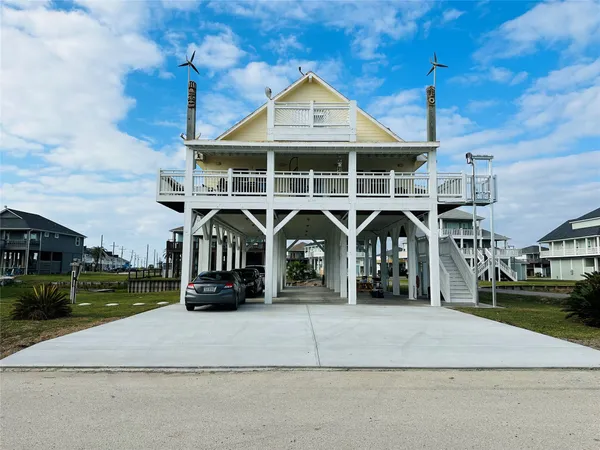 $895,000 | 2599 Breaker Drive, Port Bolivar, TX 77650