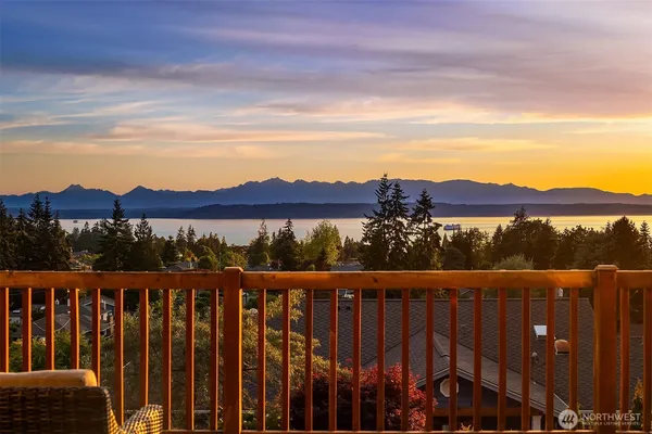 $1,800,000 | 1116 Vista Place, Edmonds, WA 98020