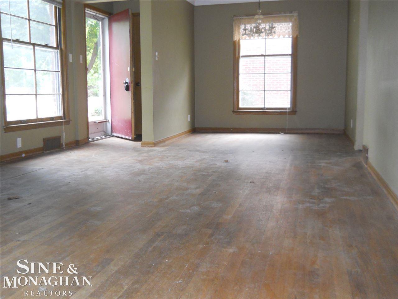 1230 Fairholme Road Grosse Pointe Woods, MI 48236 - Photo 4 of 20