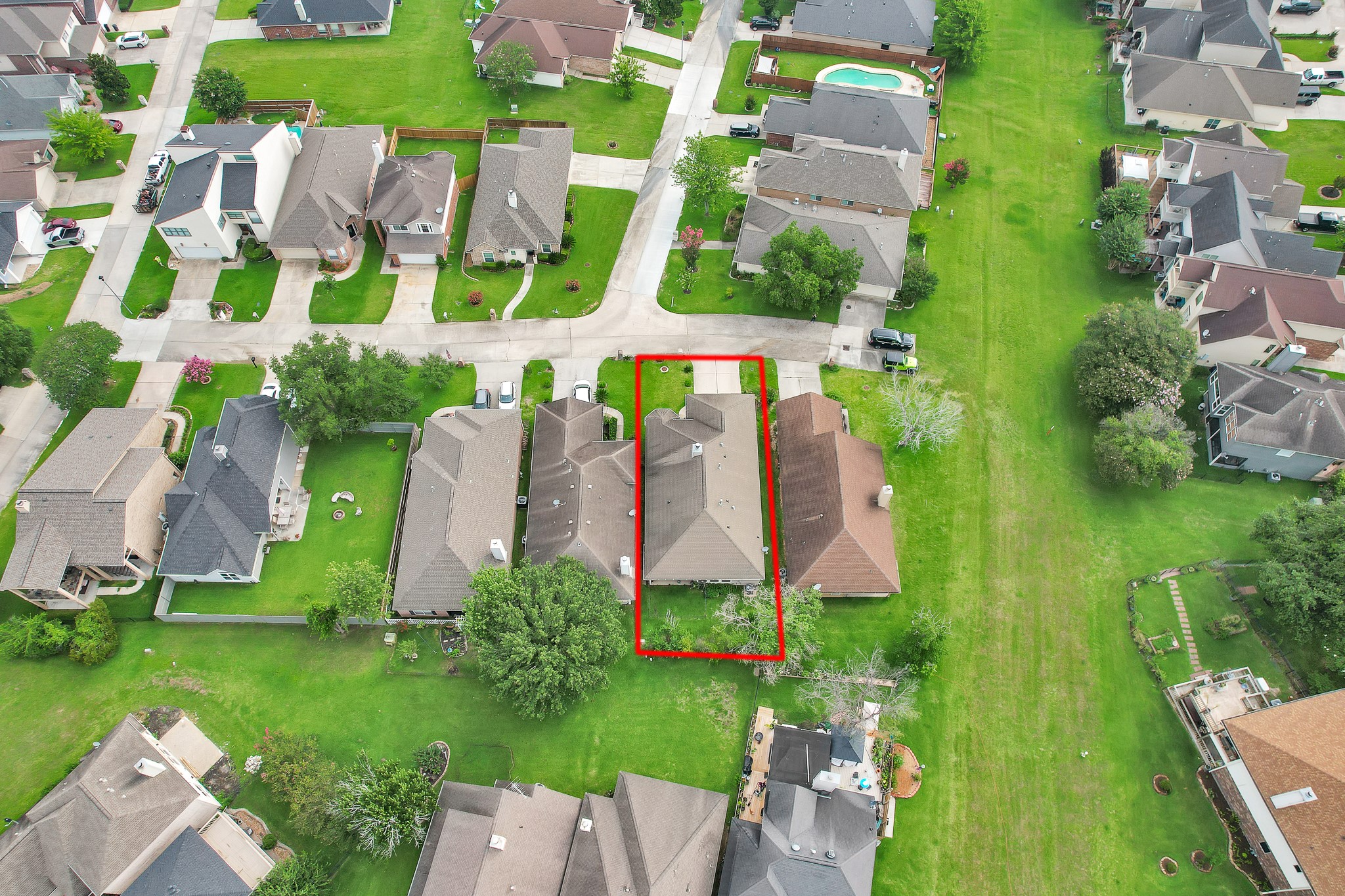 111 Cove Place Montgomery, TX 77356 - Photo 18 of 29 an aerial view of multiple houses with yard