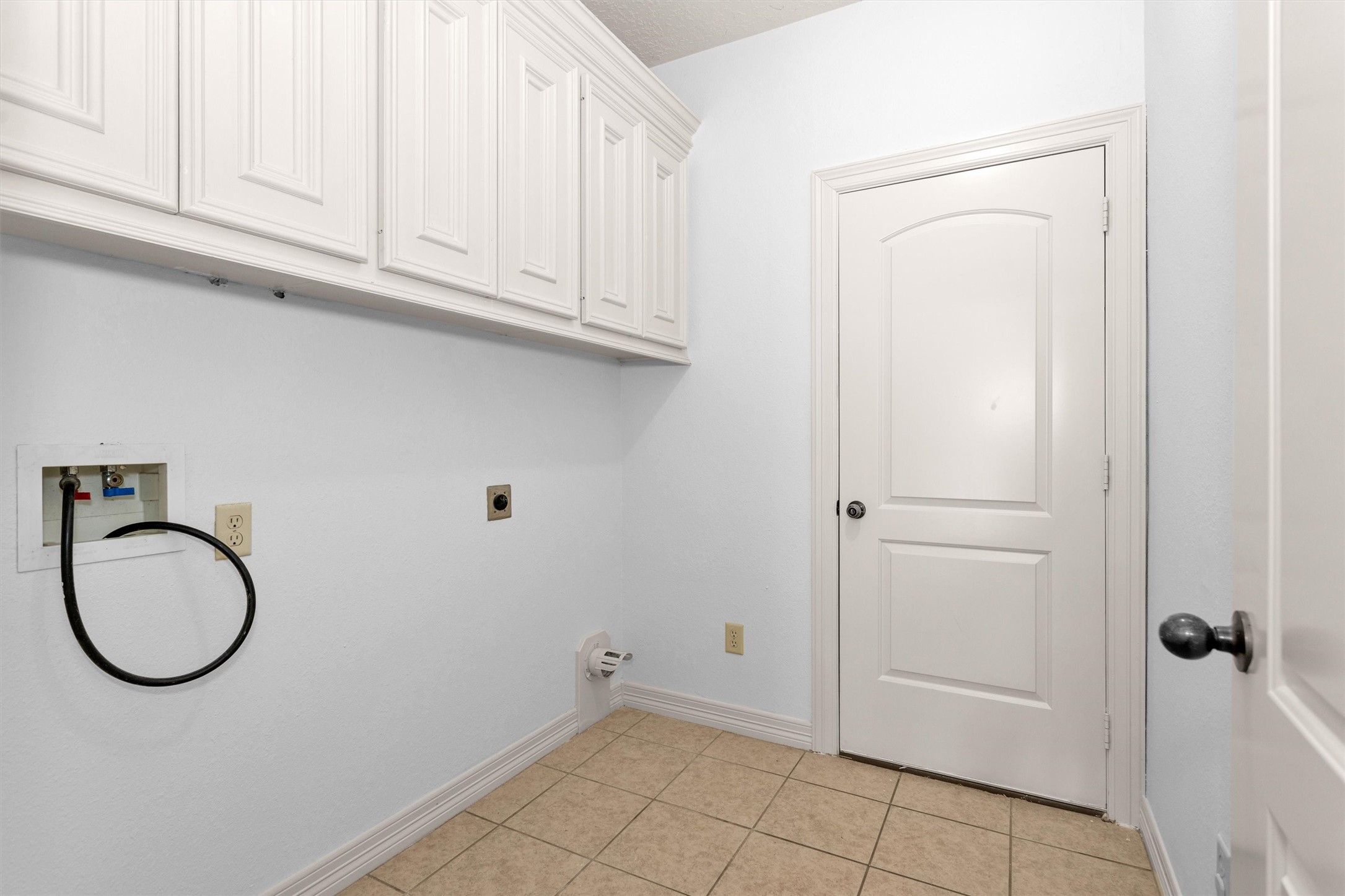 111 Cove Place Montgomery, TX 77356 - Photo 27 of 29 a bathroom with a granite countertop sink and a mirror