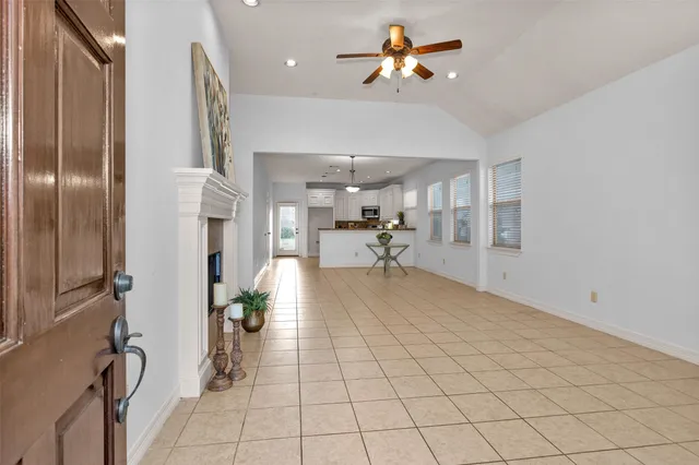 $1,925 | 111 Cove Place, Montgomery, TX 77356