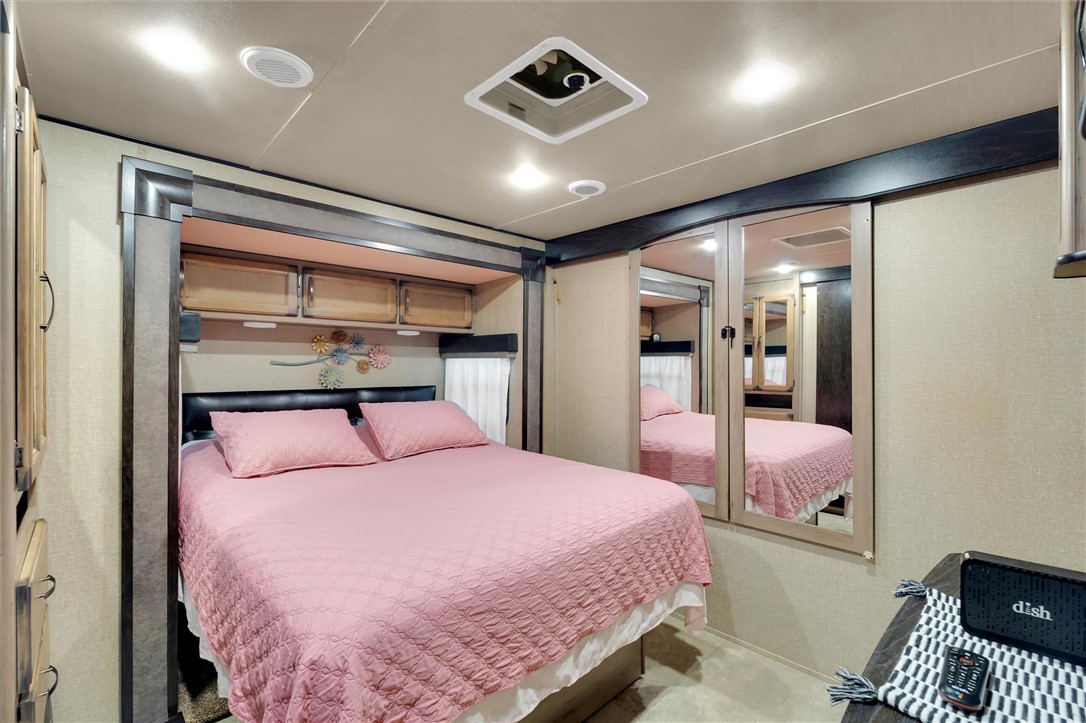 528 Loop Circle Westminster, SC 29693 - Photo 13 of 17