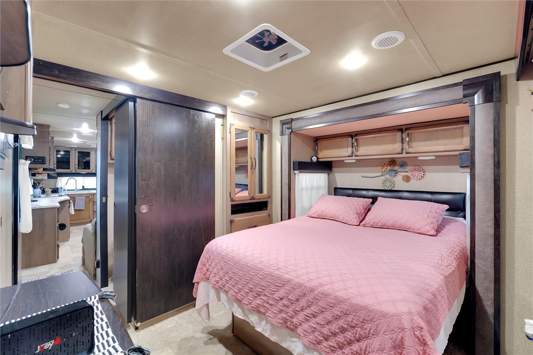 528 Loop Circle Westminster, SC 29693 - Photo 14 of 17