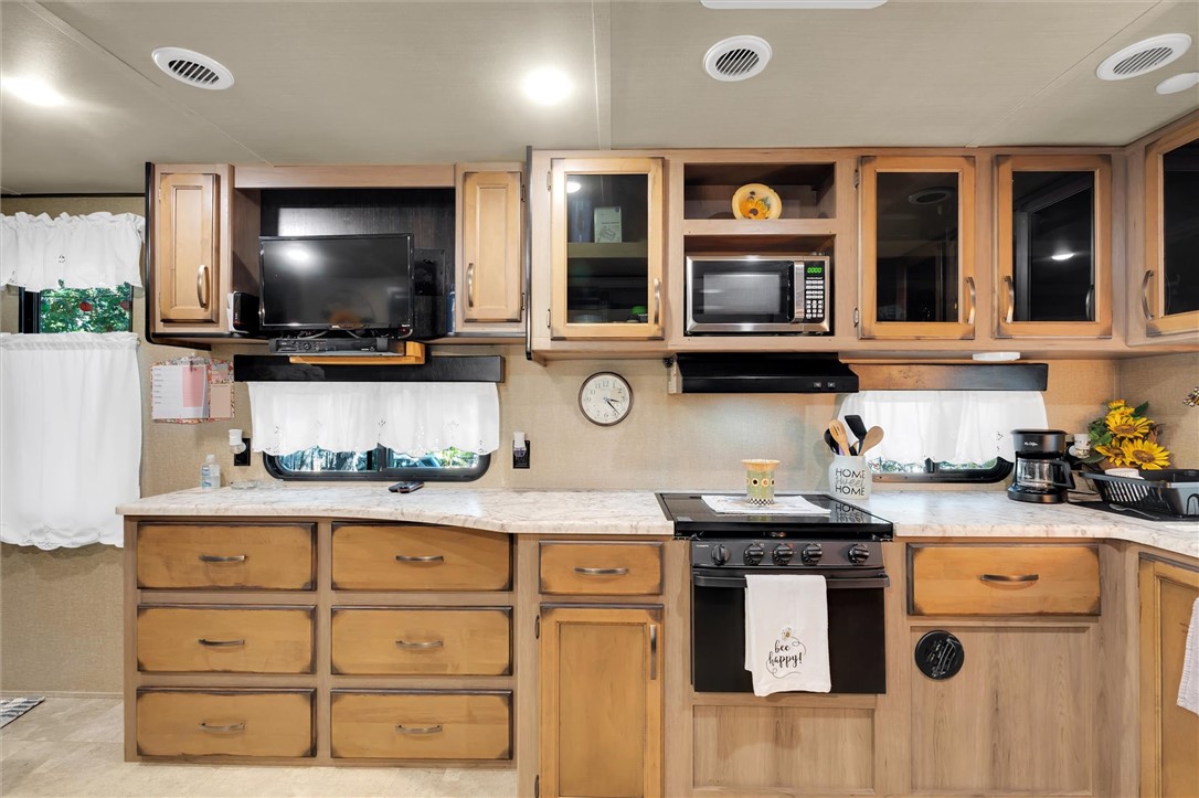 528 Loop Circle Westminster, SC 29693 - Photo 8 of 17