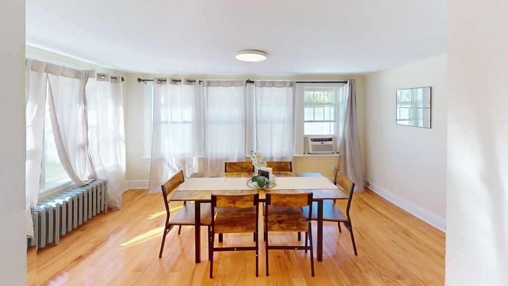 266 Webster Street Worcester, MA 01603 - Photo 4 of 29