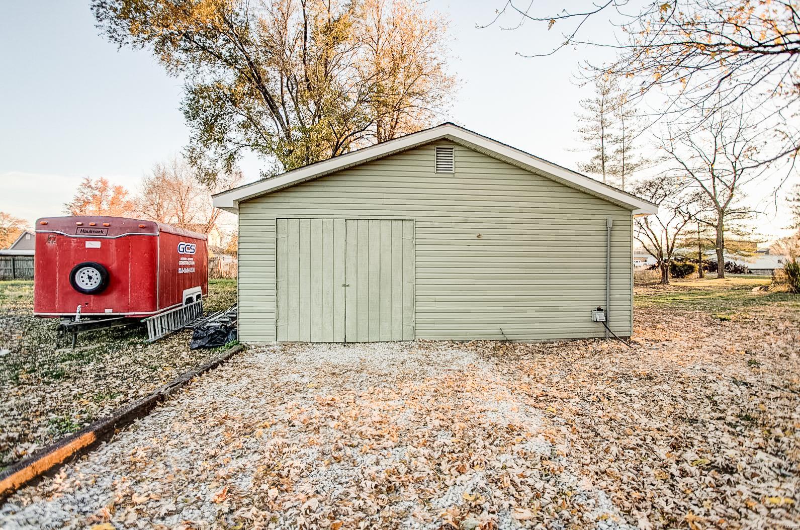 402 Adams Street Kane, IL 62054 - Photo 8 of 58 Gallery Image 8