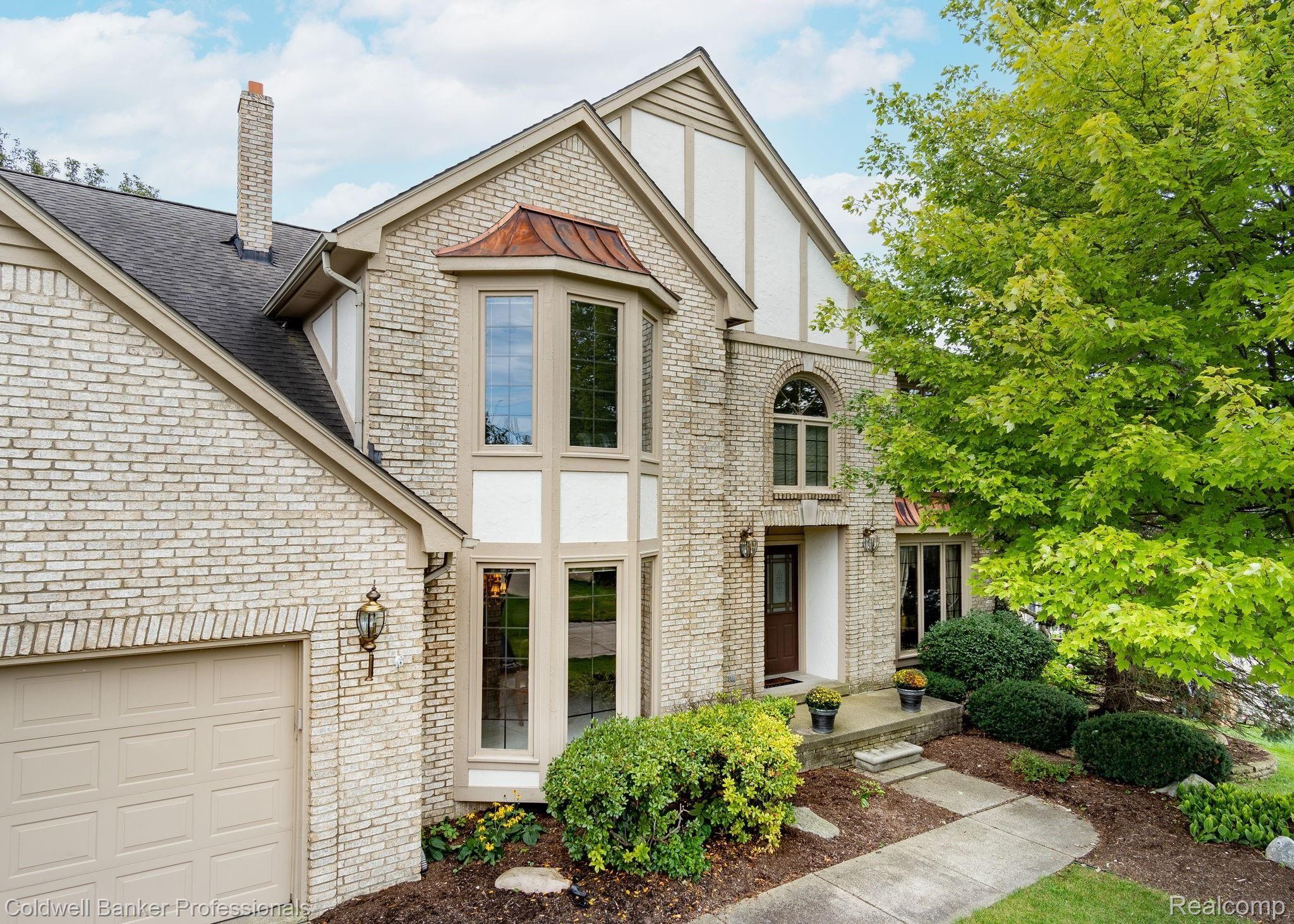 4-web-or-mls-3181-Summit-Ridge-Dr-4.jpg
