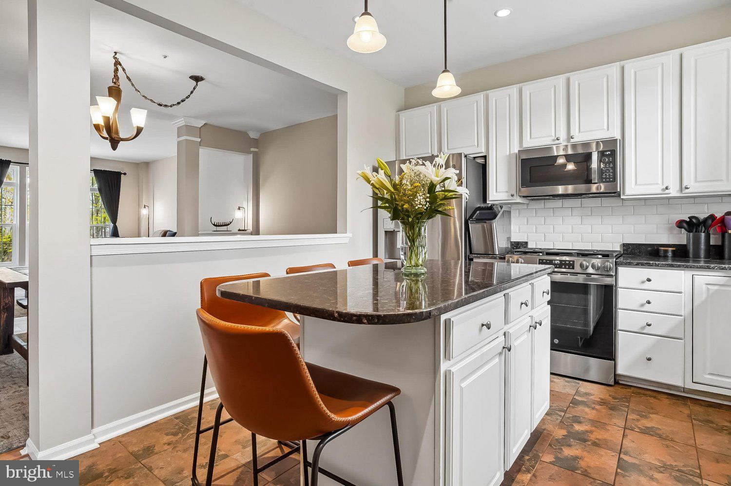 3757 Glebe Meadow Way Edgewater, MD 21037 - Photo 21 of 61 Modern kitchen with elegant finishes.