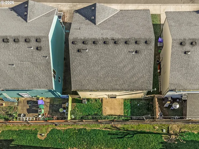 $379,000 | 17151 Southeast Alder Street, Portland, OR 97233