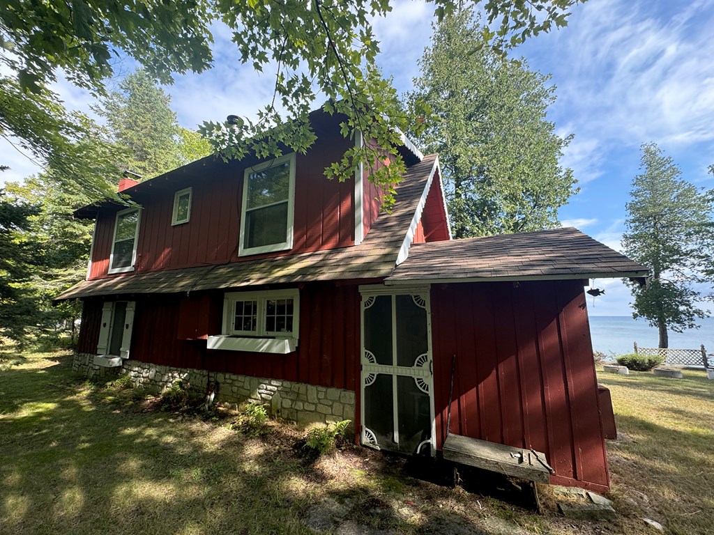 1304 Sunrise Road Washington Island, WI 54246 - Photo 5 of 24