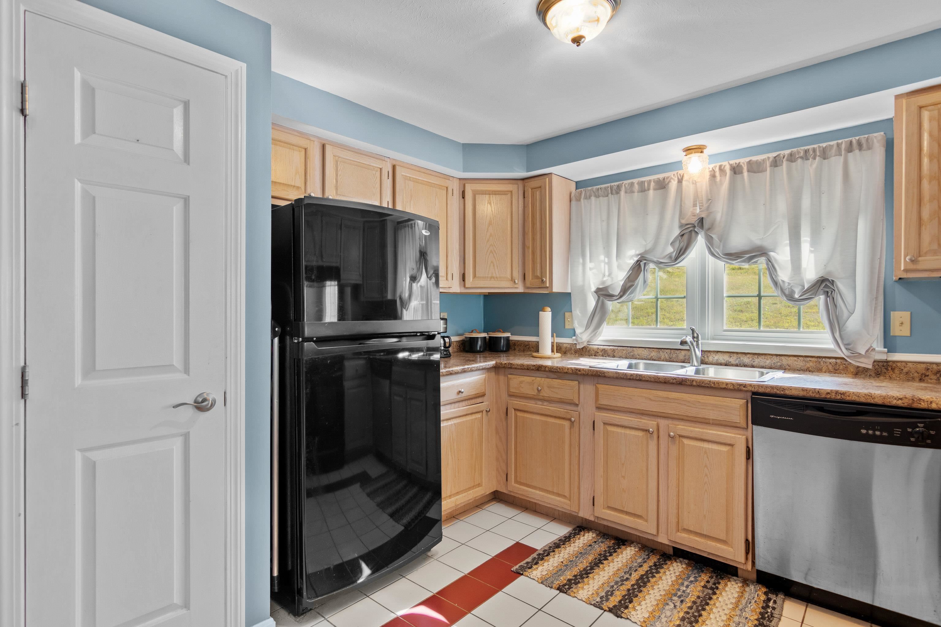 38 Apple Tree Drive, Unit A Goffstown, NH 03045 - Photo 13 of 36