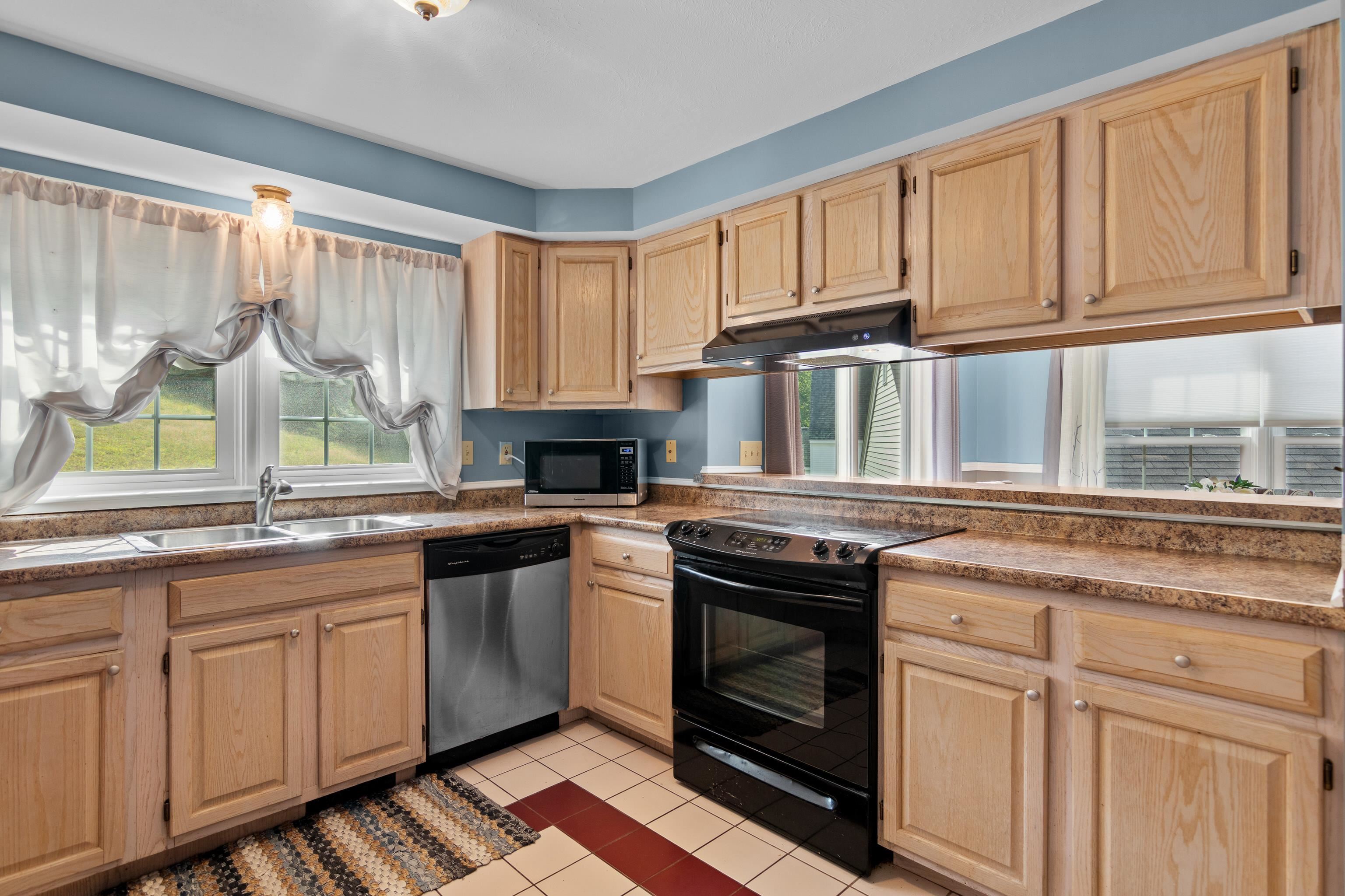 38 Apple Tree Drive, Unit A Goffstown, NH 03045 - Photo 14 of 36