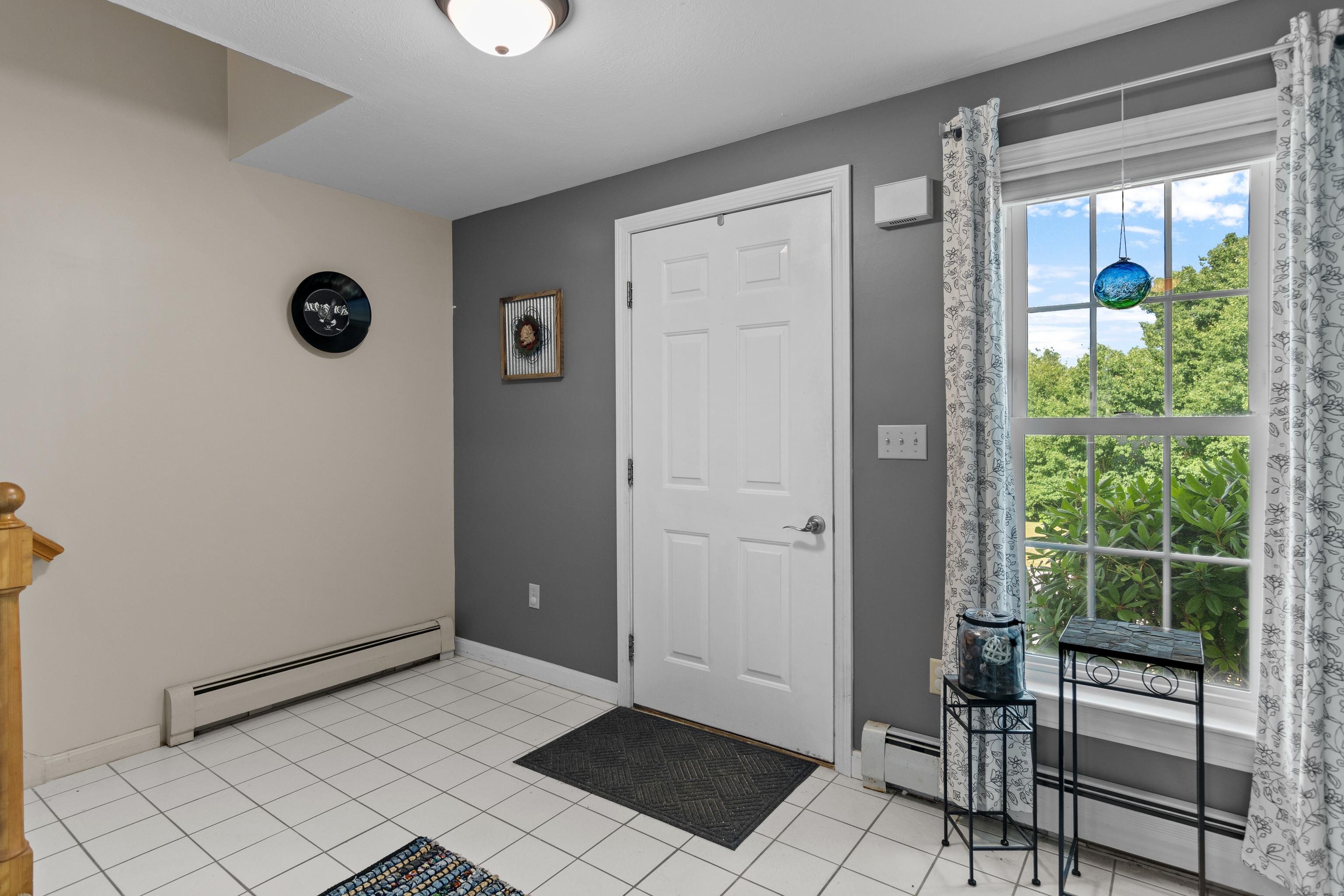 38 Apple Tree Drive, Unit A Goffstown, NH 03045 - Photo 5 of 36