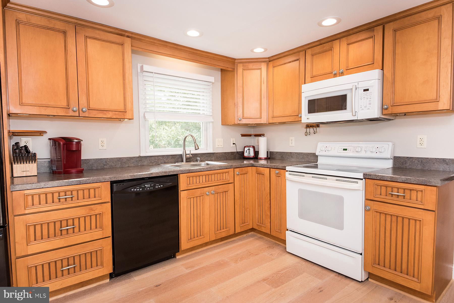 1006 Middle Road Perkasie, PA 18944 - Photo 6 of 45 KITCHEN
