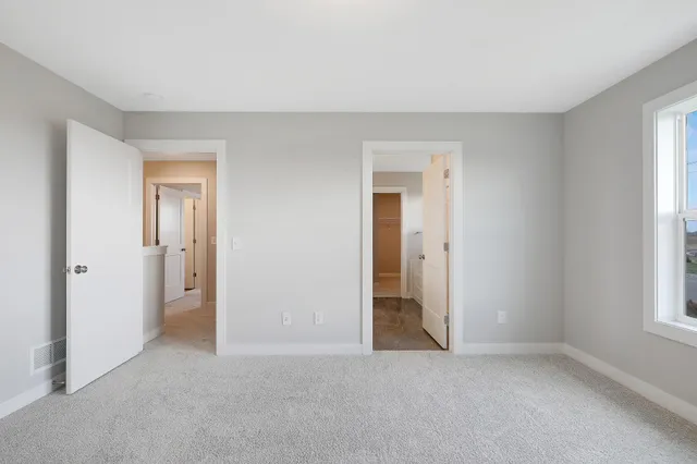 $579,900 | 1539 Creekwood Drive, New Richmond, WI 54017