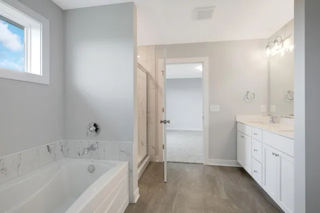 $579,900 | 1539 Creekwood Drive, New Richmond, WI 54017