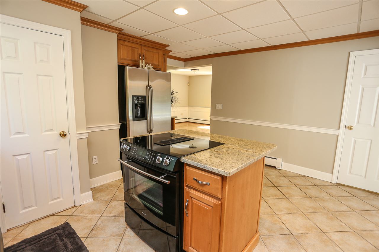 19 Pollard Road Plaistow, NH 03865 - Photo 4 of 30