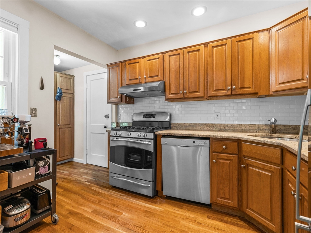 12 Appleby Road, Unit 2L Wellesley, MA 02482 - Photo 11 of 23 Gallery Image 11