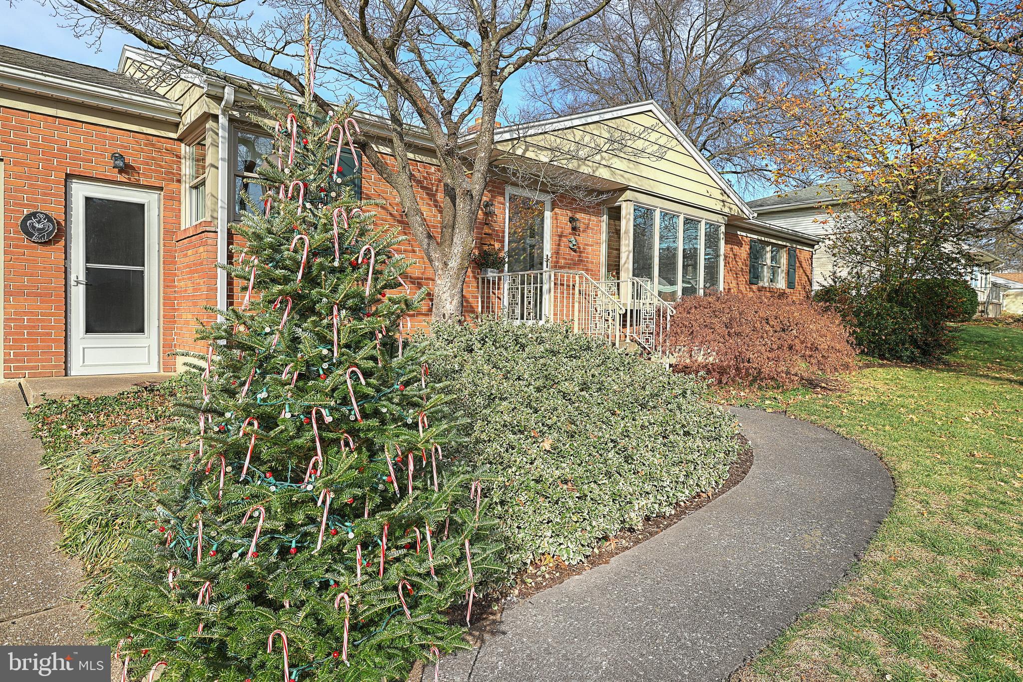 2479 Warwick Road York, PA 17408 - Photo 3 of 44 Gallery Image 3