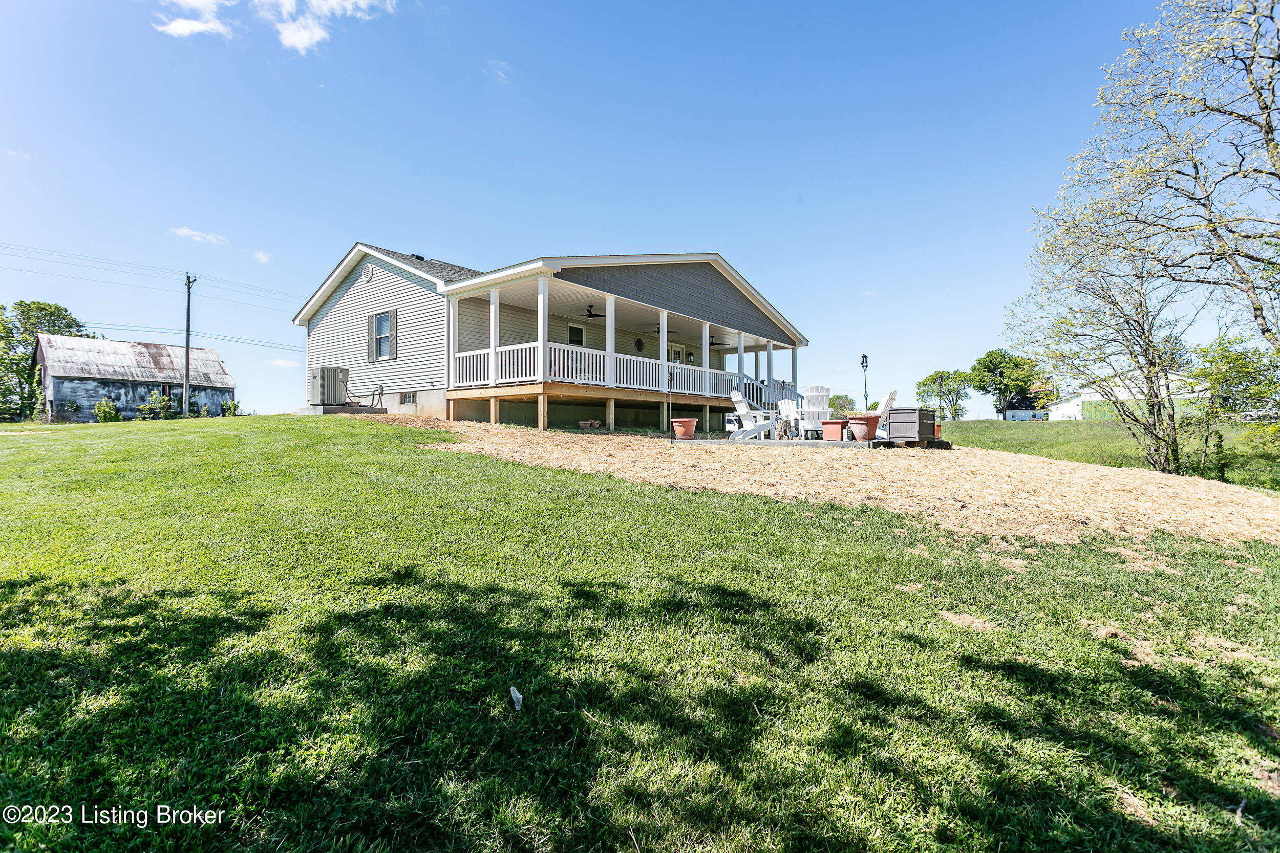 7632 Lawrenceburg Road Chaplin, KY 40012 - Photo 7 of 35 7532LawrenceburgRd-6