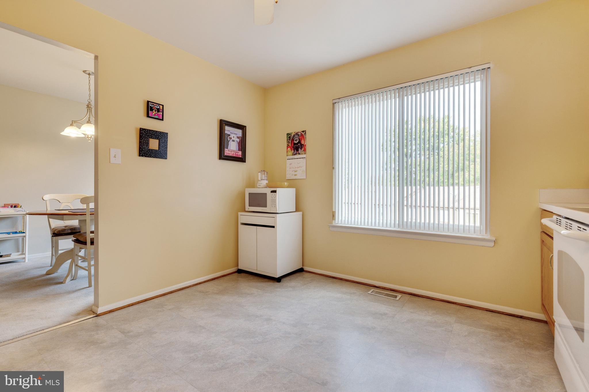 8980 Centerway Road Gaithersburg, MD 20879 - Photo 12 of 32 Kitchen