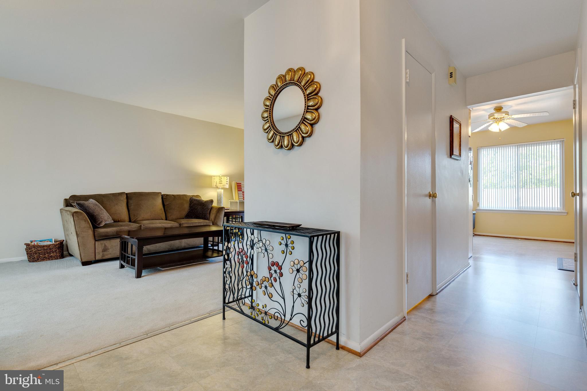 8980 Centerway Road Gaithersburg, MD 20879 - Photo 3 of 32 Entryway