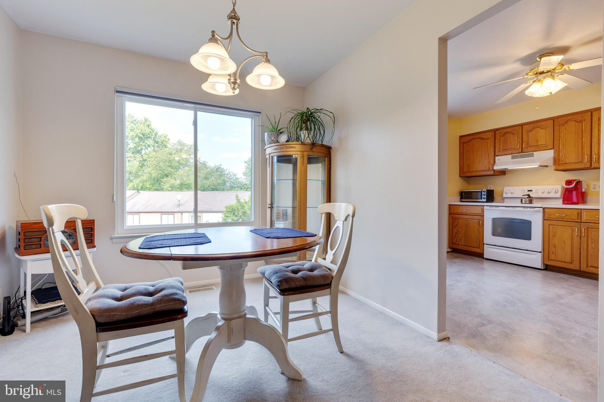 8980 Centerway Road Gaithersburg, MD 20879 - Photo 8 of 32 Dining Room