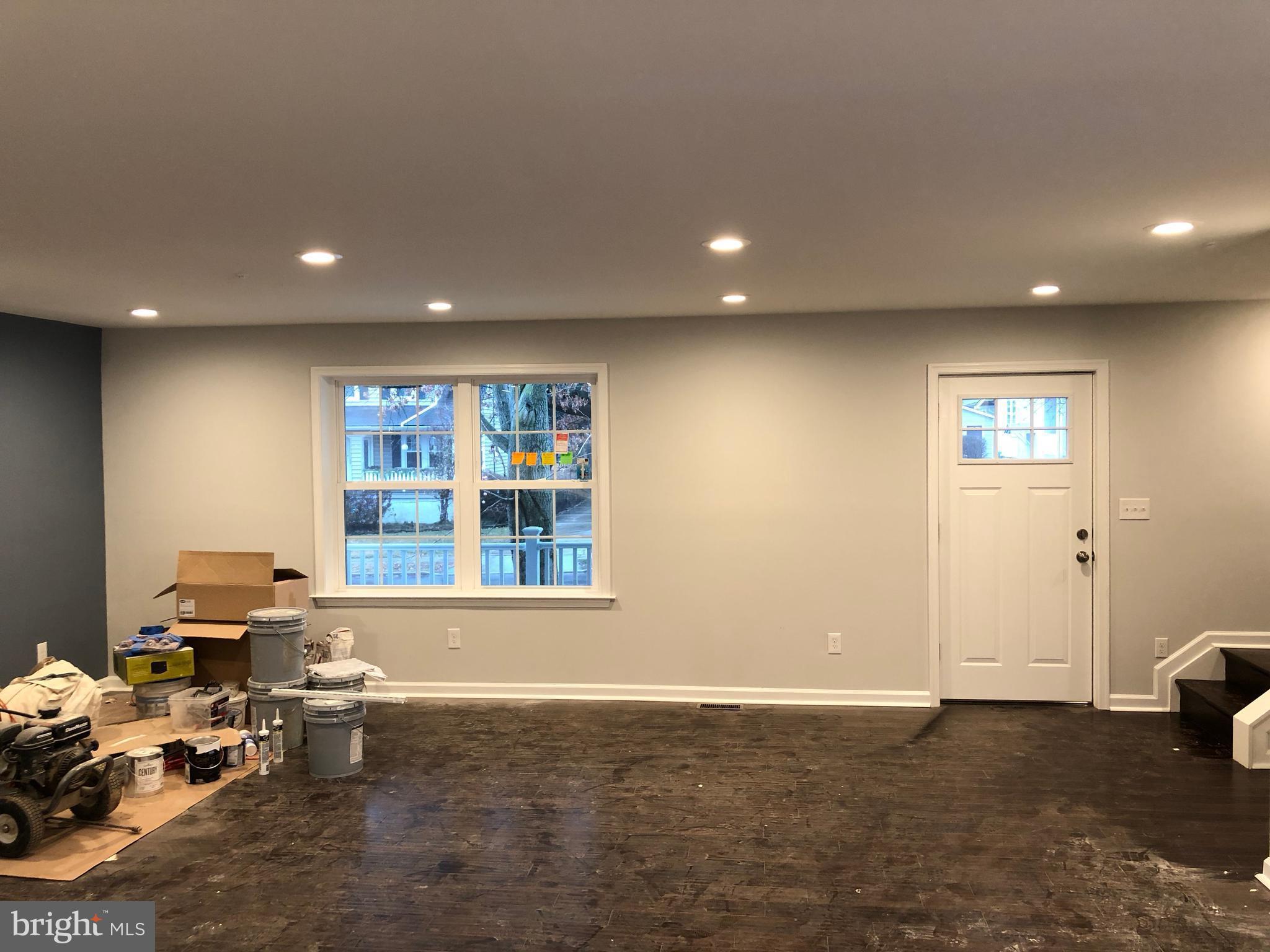 614 Murdock Road Baltimore, MD 21212 - Photo 4 of 16 Living Room