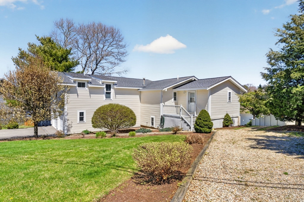 63 Edgewater Drive Wareham, MA 02571 - Photo 17 of 41