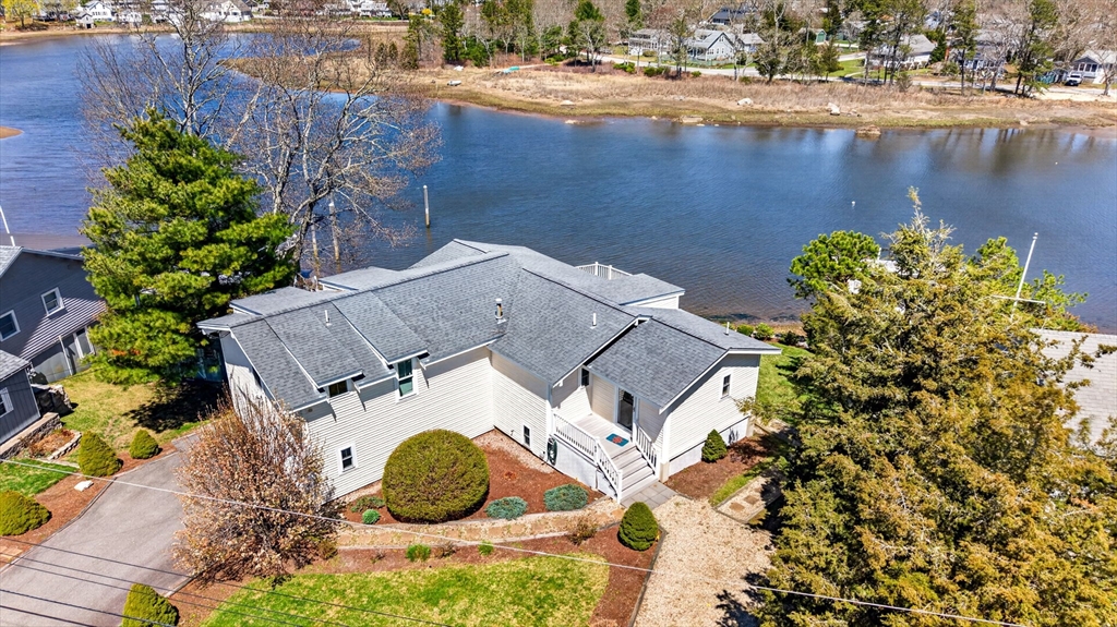 63 Edgewater Drive Wareham, MA 02571 - Photo 4 of 41