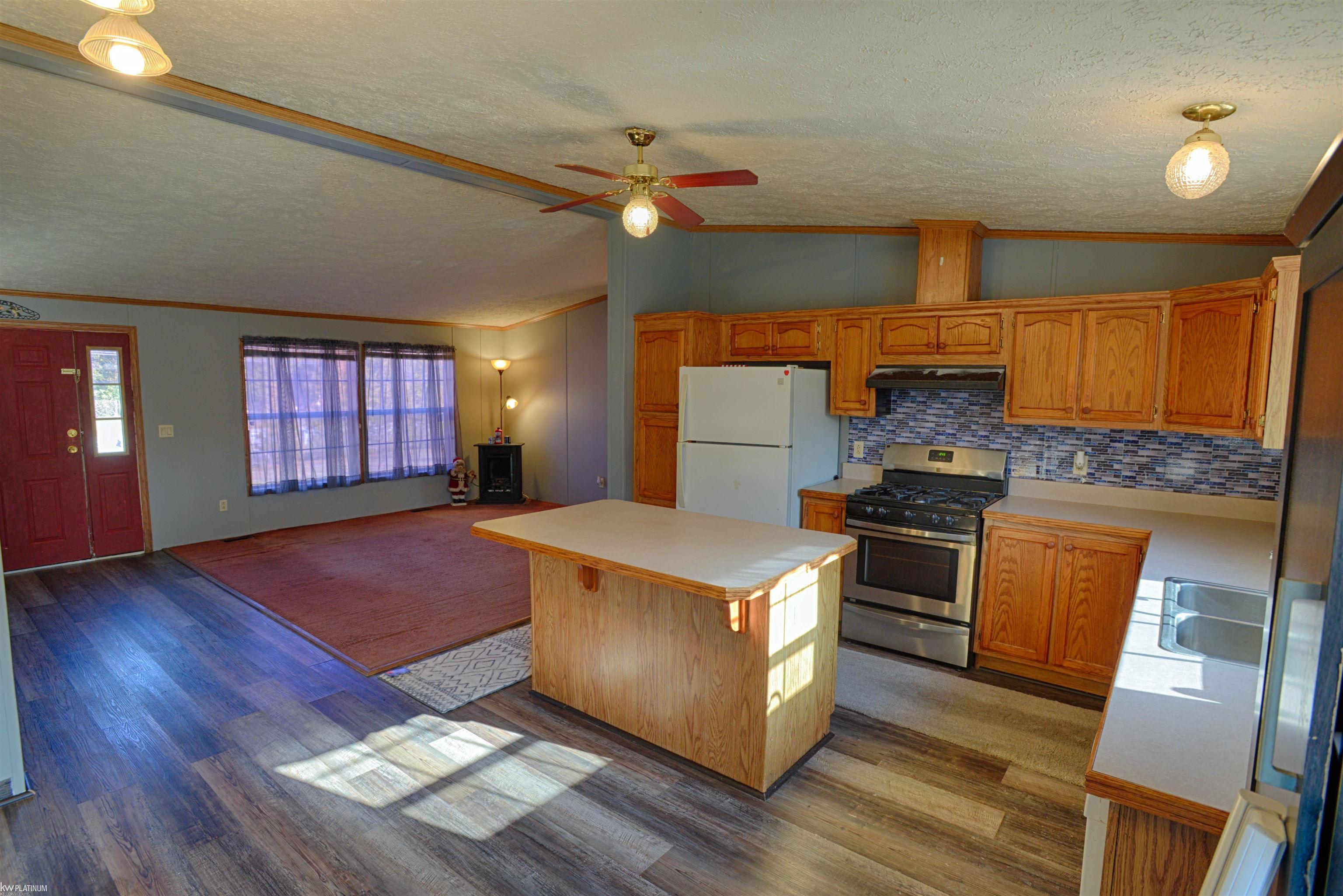 3679 Lakeshore Road Deckerville, MI 48427 - Photo 13 of 40