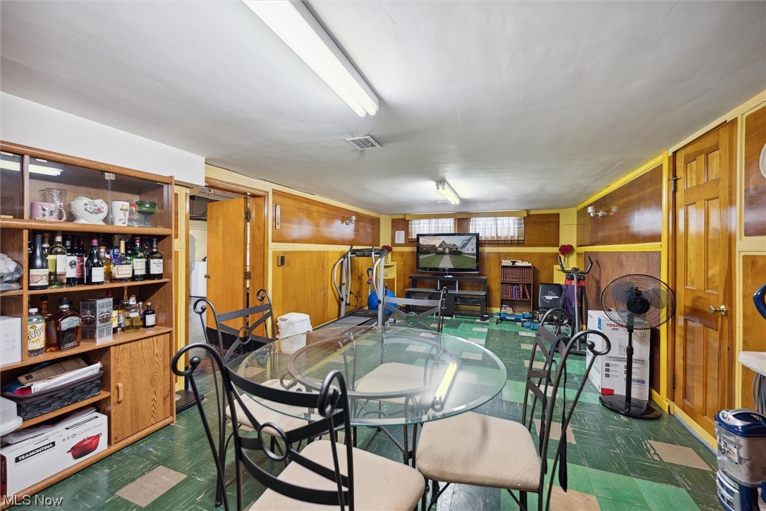 18107 Neff Road Cleveland, OH 44119 - Photo 19 of 35 Gallery Image 19