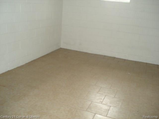 6554 Miller Road Dearborn, MI 48126 - Photo 30 of 31 023.JPG
