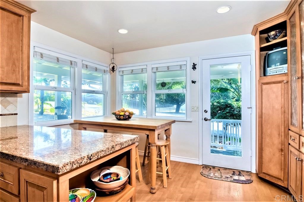 1685 Ridgeway Street Oceanside, CA 92054 - Photo 9 of 25 Gallery Image 9