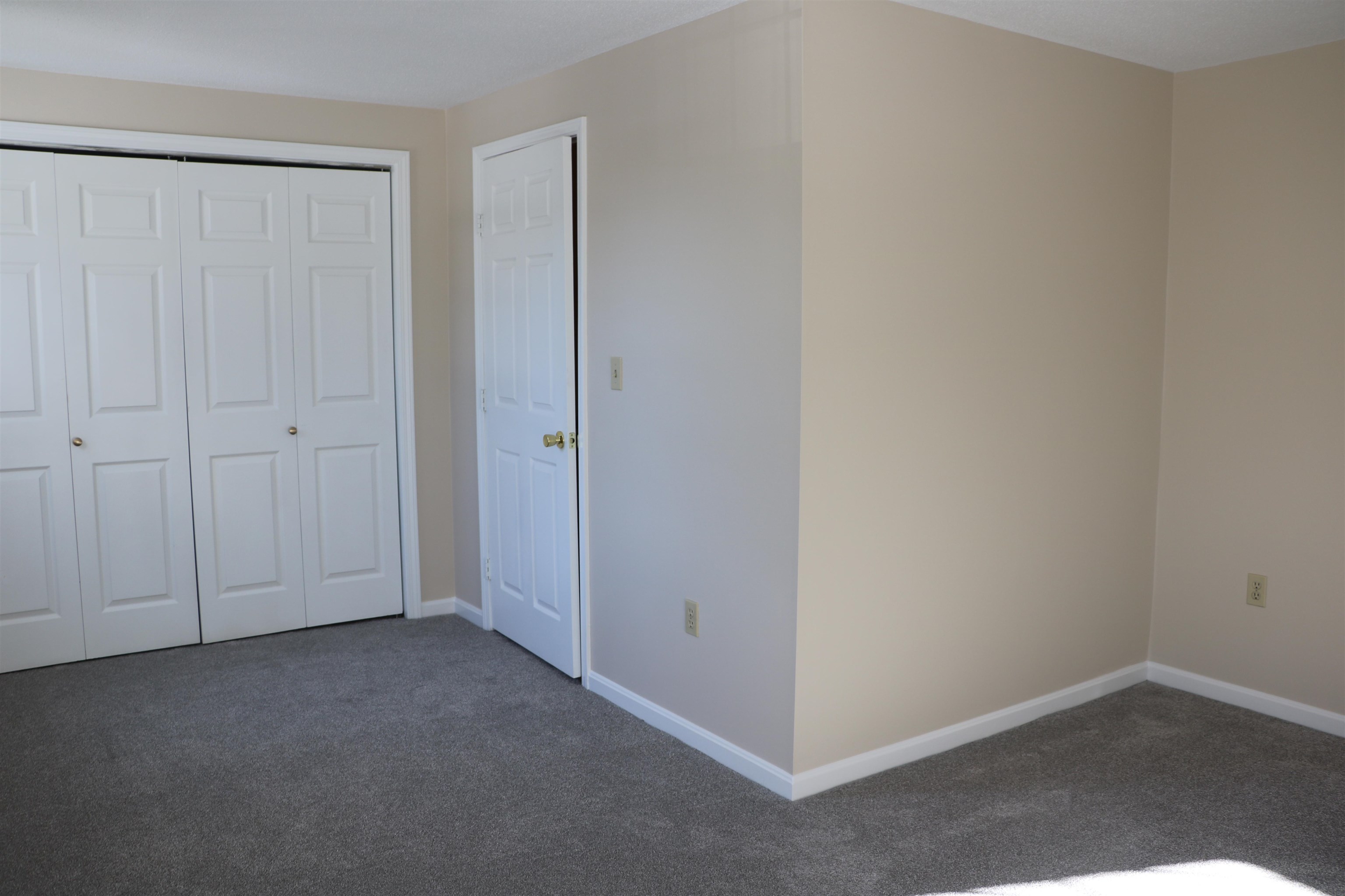 138 Exeter Road, Unit 8 Epping, NH 03042 - Photo 9 of 25