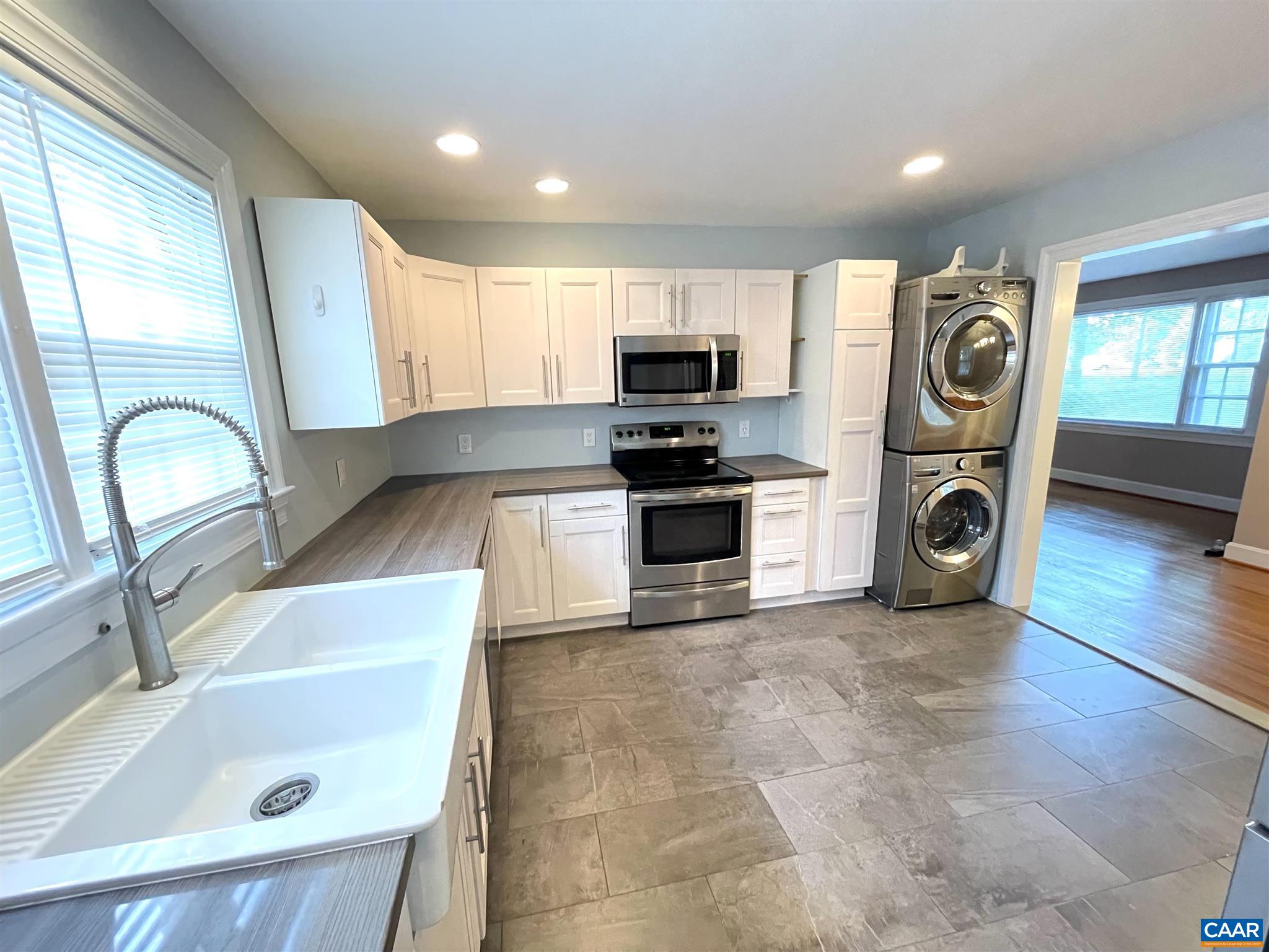547 Stagecoach Road Charlottesville, VA 22902 - Photo 2 of 32