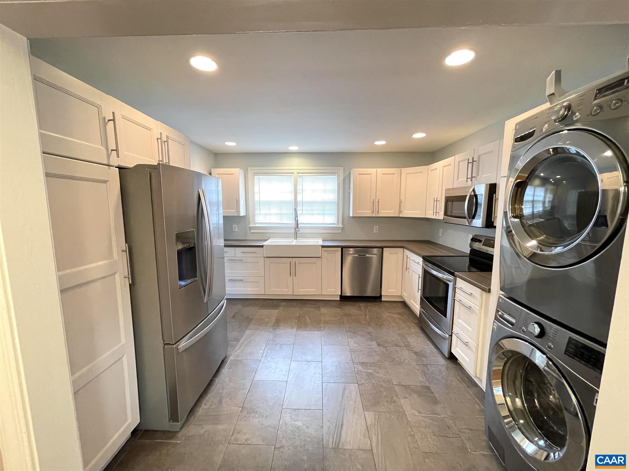547 Stagecoach Road Charlottesville, VA 22902 - Photo 3 of 32