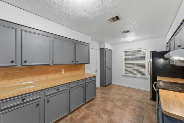 $299,999 | 11301 O'Donnell Drive, Houston, TX 77076