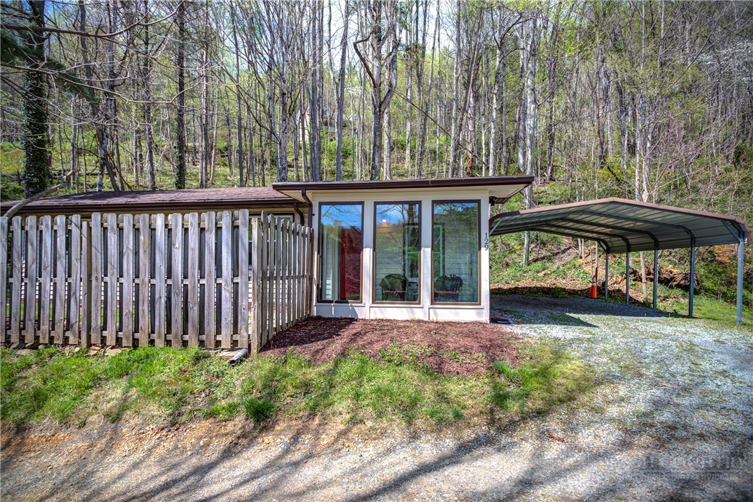 129 J L Norris Drive Boone, NC 28607 - Photo 3 of 35