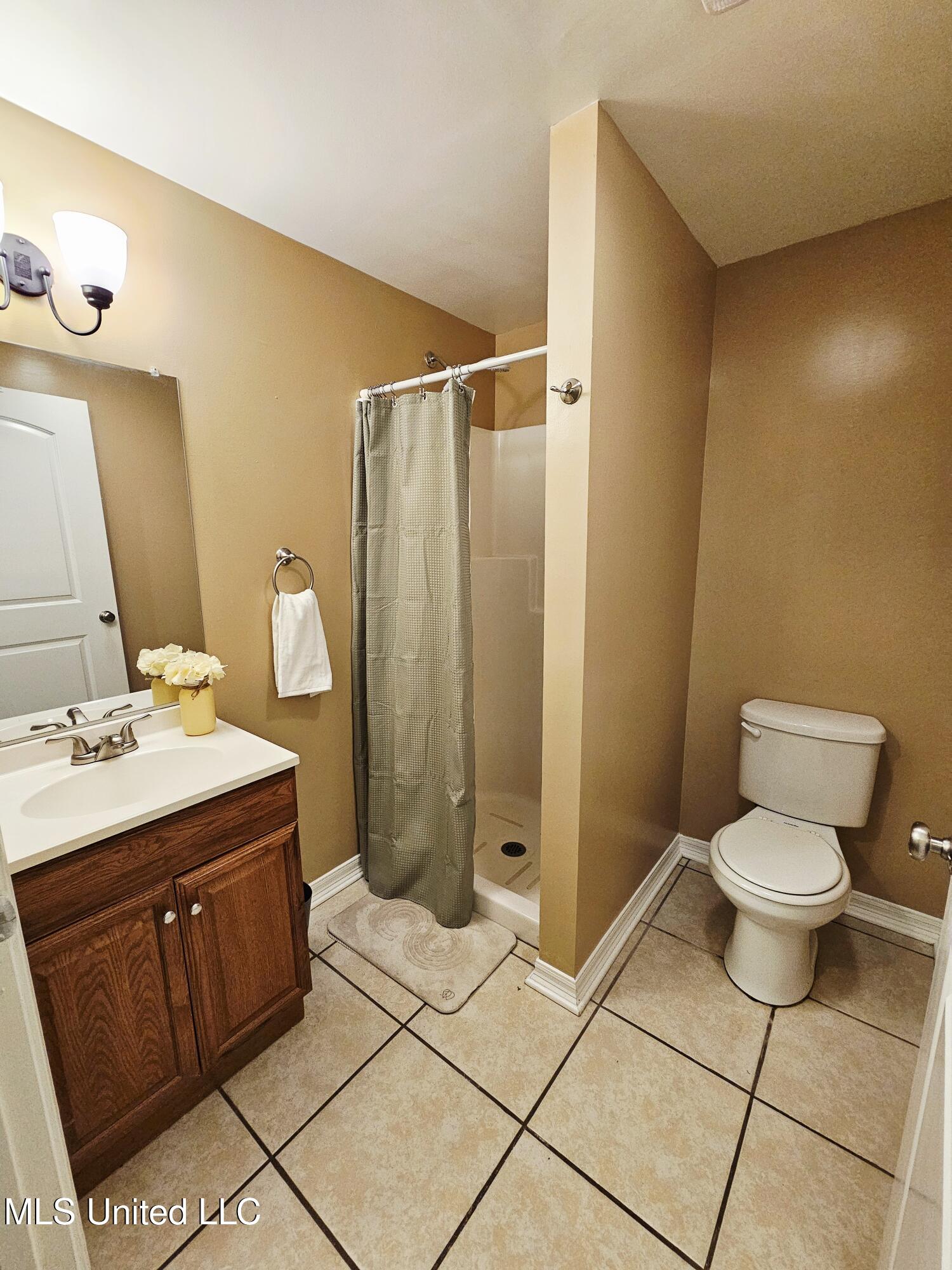 136 Baucum Road Carriere, MS 39426 - Photo 14 of 32 Bathroom