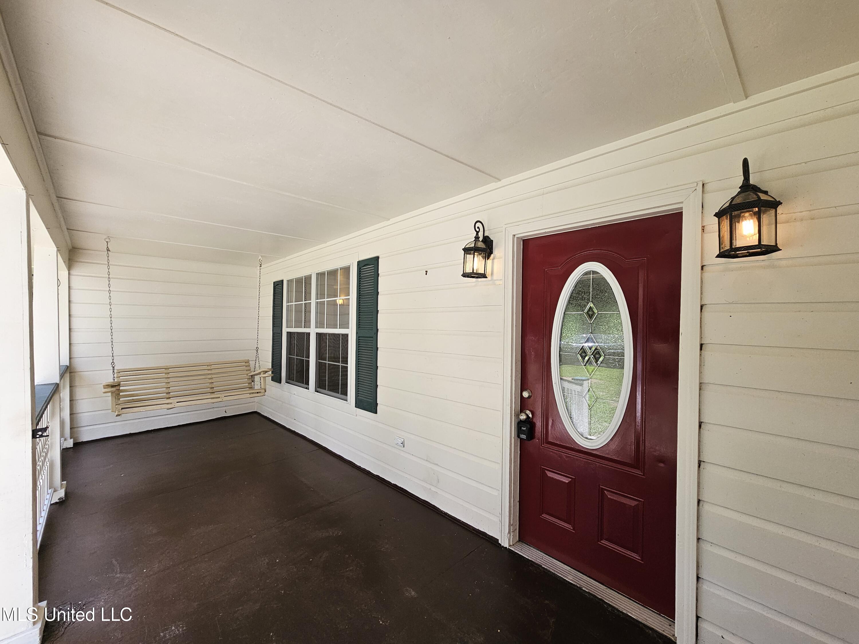 136 Baucum Road Carriere, MS 39426 - Photo 2 of 32 Front porch