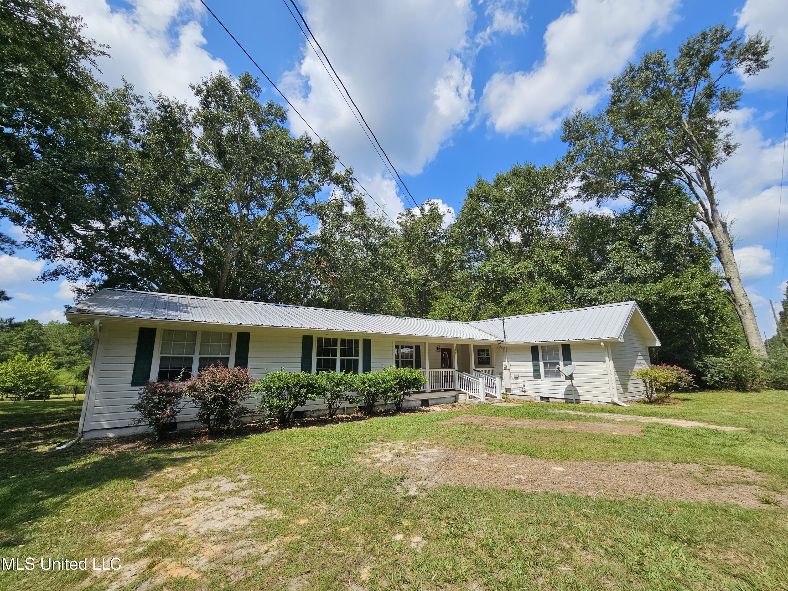 136 Baucum Road Carriere, MS 39426 - Photo 21 of 32 Front of home