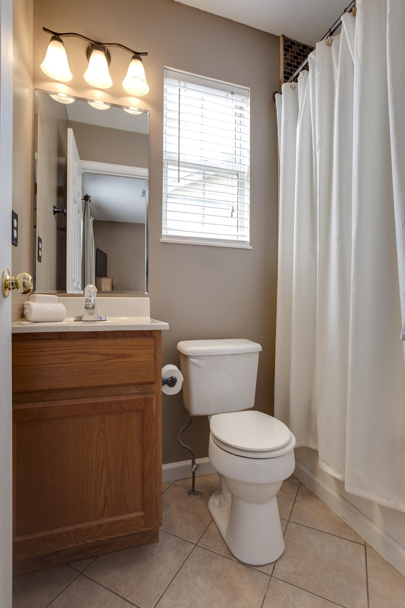 6487 Hugh Willis Road Powell, TN 37849 - Photo 12 of 27 Master Bathroom